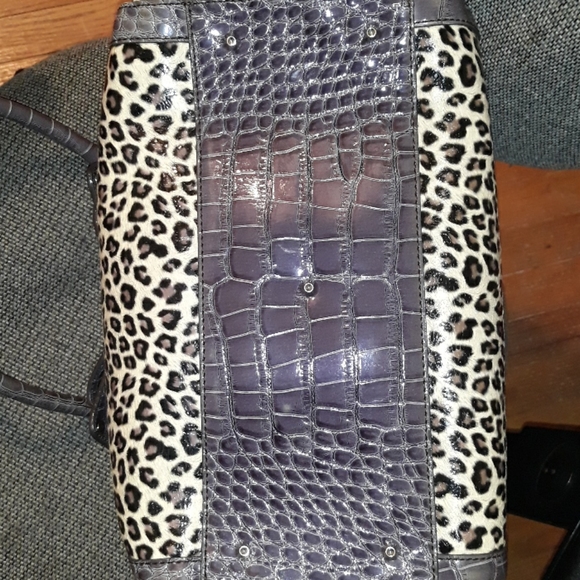 Guess Leopard Purse - Picture 7 of 7
